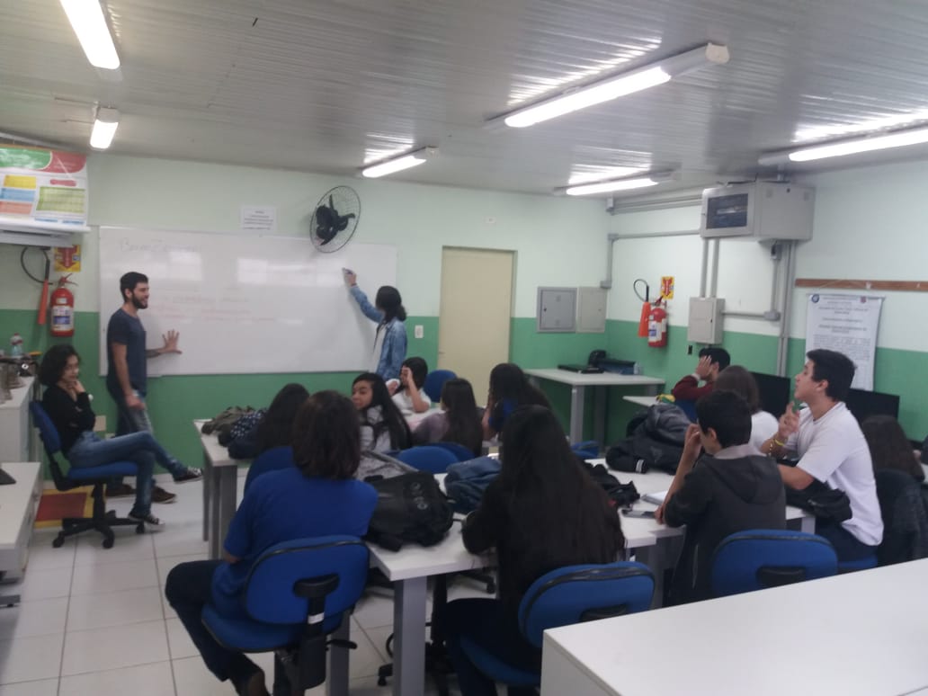“Retalhos do Cotidiano: a filosofia para além da sala de aula”.