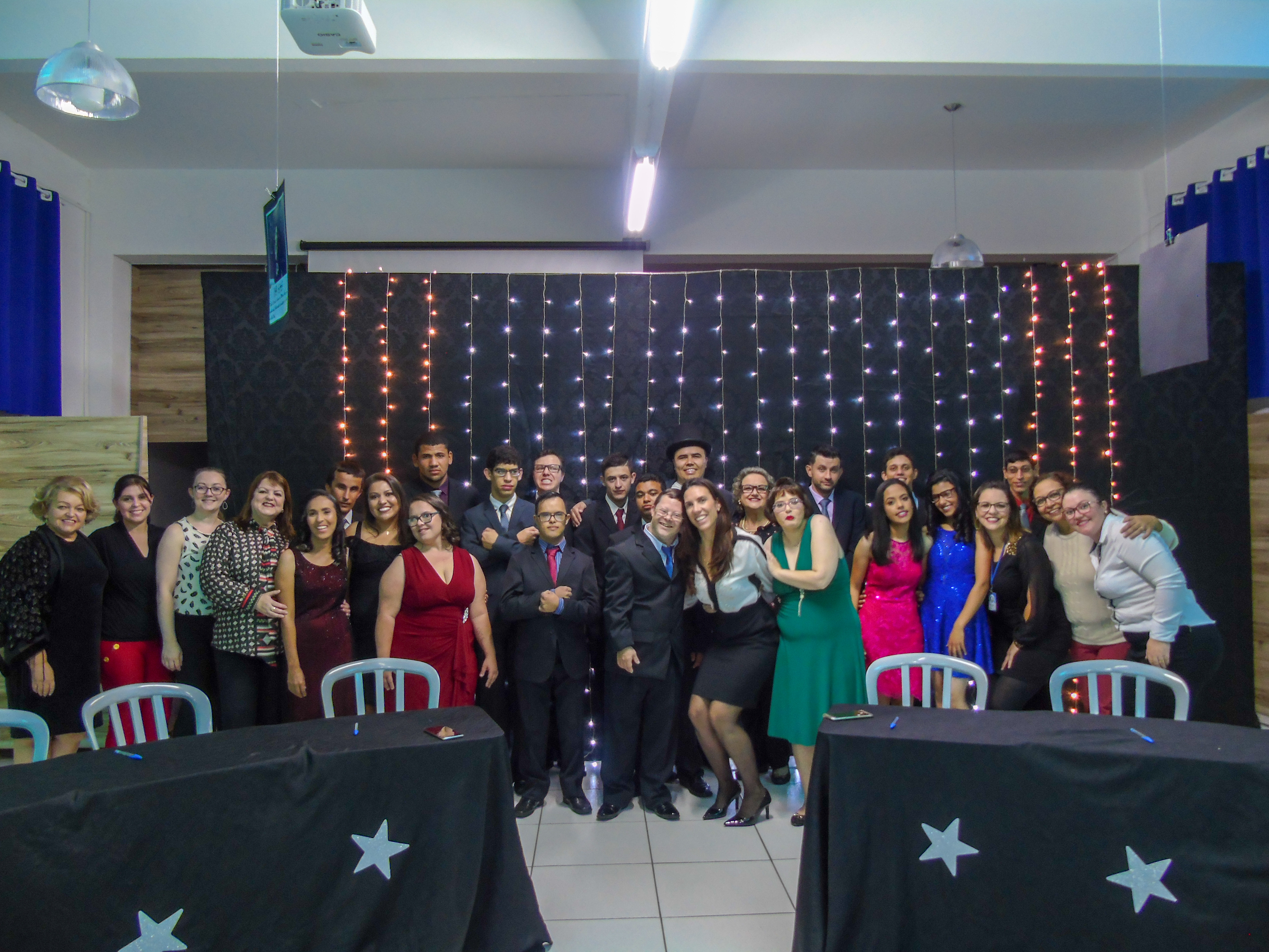 Noite de autógrafos no CEEBJA Guarapuava