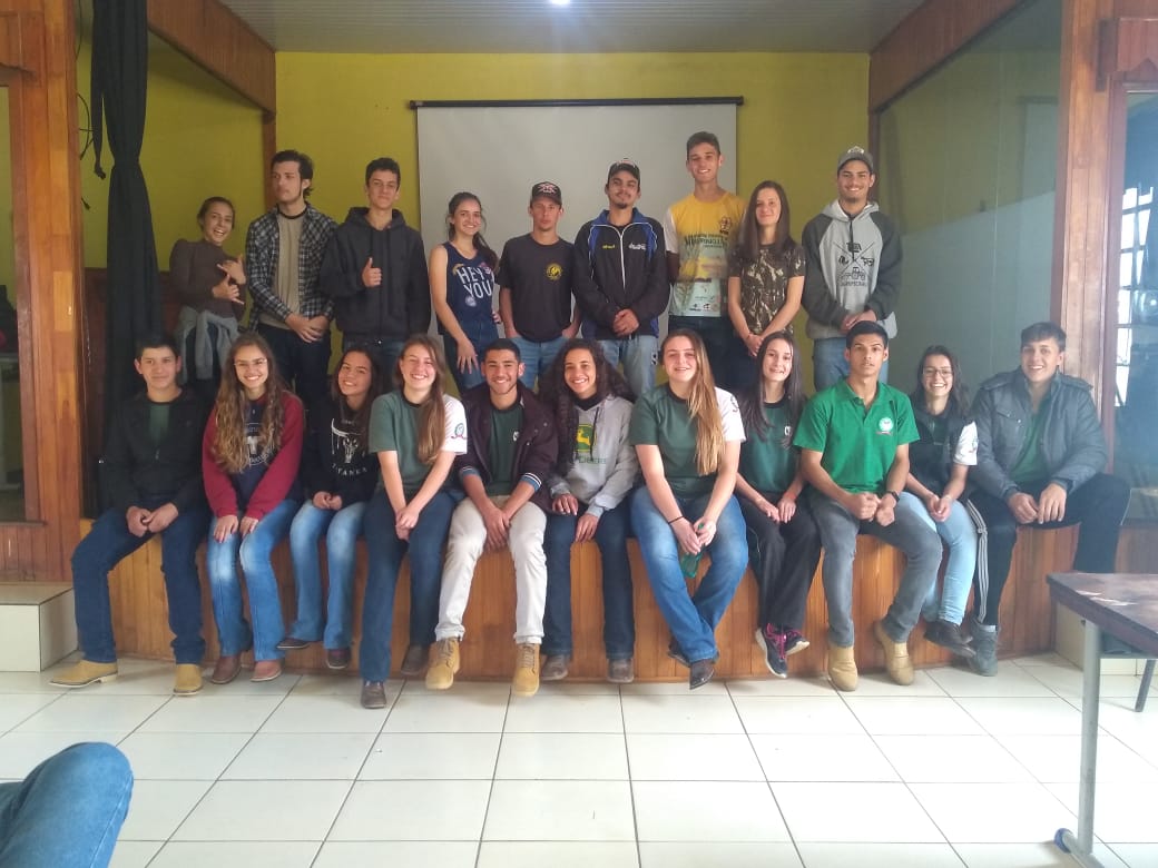CEEP Arlindo Ribeiro recebe visita dos alunos do Grêmio Estudantil do CEEP Getúlio Vargas, do município de Palmeira.