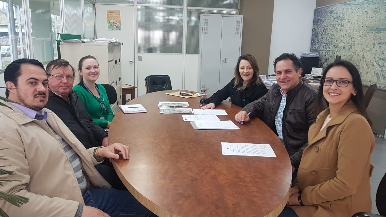 Representantes do NRE Guarapuava e Secretaria Municipal de Habitação e Urbanismo debatem demandas das Instituições de Ensino