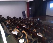 Alunos do Colégio Est. Prof. Amarílio em atividades no Sesi.
