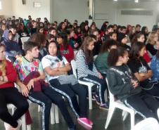 "Ana Vanda em roda de conversa"