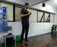 Apresentação dos cursos técnicos do Colégio Est. Ana Vanda Bassara no CEEBJA Guarapuava