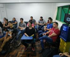 Apresentação dos cursos técnicos do Colégio Est. Ana Vanda Bassara no CEEBJA Guarapuava
