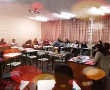 Alunos da 2ª Série A, em uma roda de conversa sobre obras literárias
