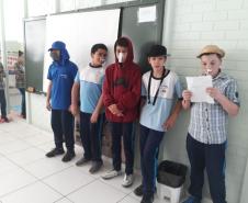 Alunos dos 7º Anos em uma “Releitura dos Contos de Fadas”.