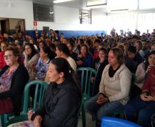 Colégio Estadual Profª Izabel rende homenagem às mães
