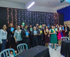 Noite de autógrafos no CEEBJA Guarapuava