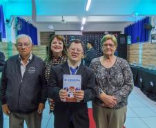 Noite de autógrafos no CEEBJA Guarapuava