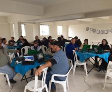 Formação: Laboratório móvel para adm local