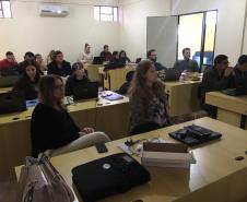 Em parceria com o Projeto Ciência, Tecnologia e Inovação da UNICENTRO, sob orientação do Professor Dr. Ricardo Yoshimitsu Miyahara e apoio da Professora Ms. Katia Santos, os bolsistas do projeto irão dar formação de Arduino aos professores da rede estadual de ensino.
