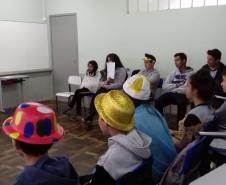 QUEM RECONTA UM CONTO MODIFICA ALGUM PONTO