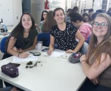 Alunos do 2º Ano em aula de campo.