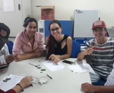 Alunos do 2º Ano em aula de campo.
