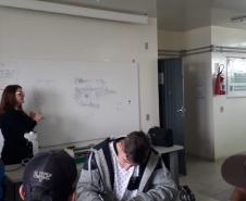 Alunos do 2º Ano em aula de campo.