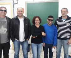 Professora Virginia e os alunos Anderson, Heverton, Márcio e Renilson