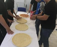 Alunos do Colégio Estadual Joanna Lechiw Thomé realizam Atividade Prática com base nos descritores da Prova Paraná.
