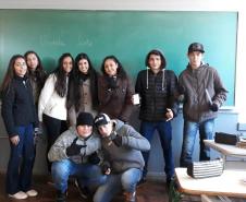 Aula prática de Física, no Colégio Estadual do Campo Prof. Luiz Andrade.