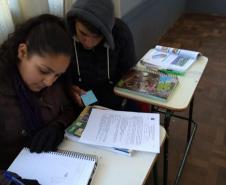 Aula prática de Física, no Colégio Estadual do Campo Prof. Luiz Andrade.