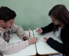 Aprendendo Sistema Sanguíneo ABO na prática: uma atividade de alunos dos Colégio Estadual Francisco Carneiro Martins
