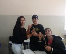 Alunos das 1ª Séries, do Colégio Estadual de Educação Profissional Arlindo Ribeiro - Agrícola, aprendem sobre genética de forma lúdica.