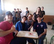 Alunos das 1ª Séries, do Colégio Estadual de Educação Profissional Arlindo Ribeiro - Agrícola, aprendem sobre genética de forma lúdica.