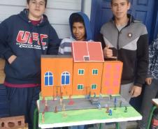 Leitura e exposição do Diário de Anne Frank: uma prática dos alunos do C.E. do Campo Izaltino R. Bastos