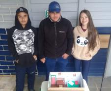Leitura e exposição do Diário de Anne Frank: uma prática dos alunos do C.E. do Campo Izaltino R. Bastos