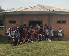 Aula de campo na disciplina de Sociologia: uma visita à ONG Outro Olhar.