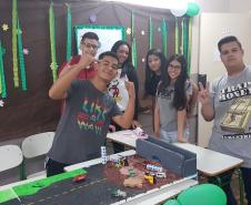 Colégio Estadual Ana Vanda Bassara realiza Feira Cultural Científica e Tecnológica