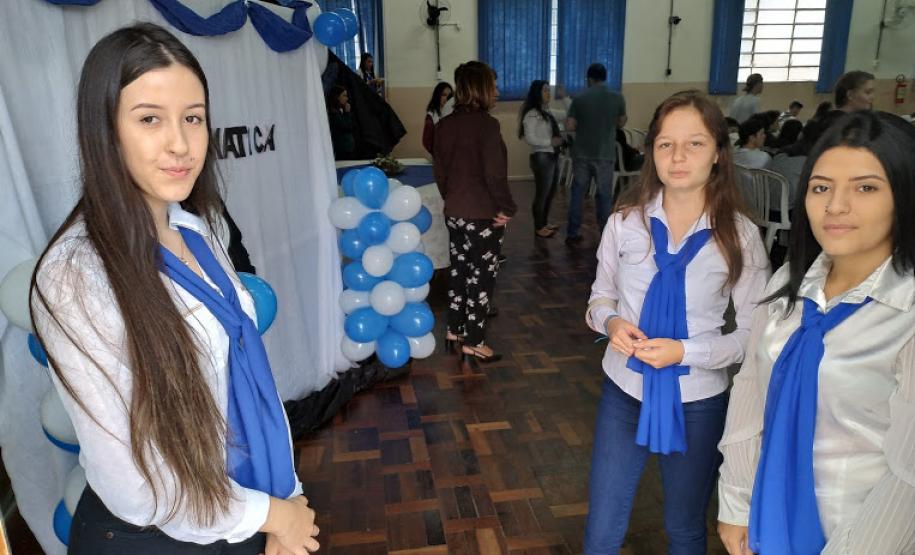 Palestra para o curso técnico de informática organizada em parceria com o curso técnico de secretariado do Colégio Estadual Francisco Carneiro Martins.