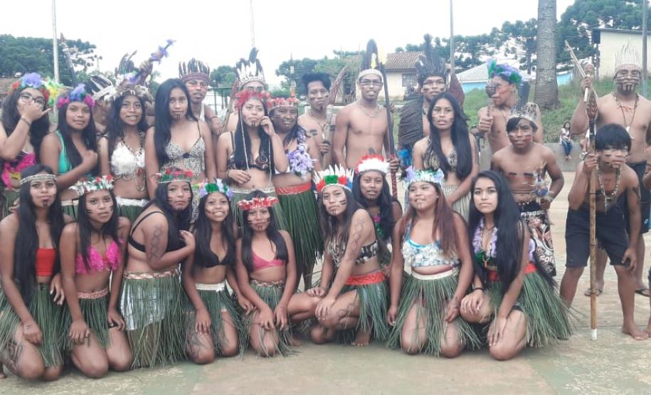 Semana Cultural Indígena Kaingang, no Colégio Est. Indígena Cacique Otávio dos Santos.