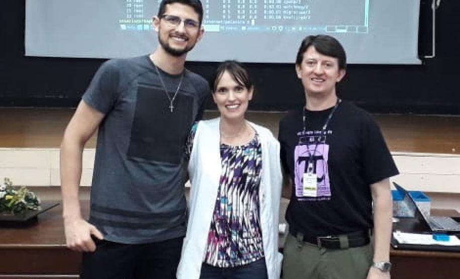 Palestra sobre Segurança na Internet para o Curso Técnico de Informática, do Colégio Est. Francisco Carneiro Martins