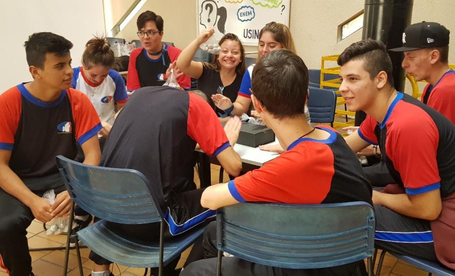 Alunos do Colégio Est. Newton na Usinação: “Guarapuava: História-Cultura-Diversidade”