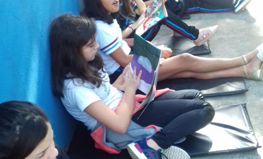 Projeto de leitura "A LEITURA LEVA AO INFINITO E ALÉM mmm.."