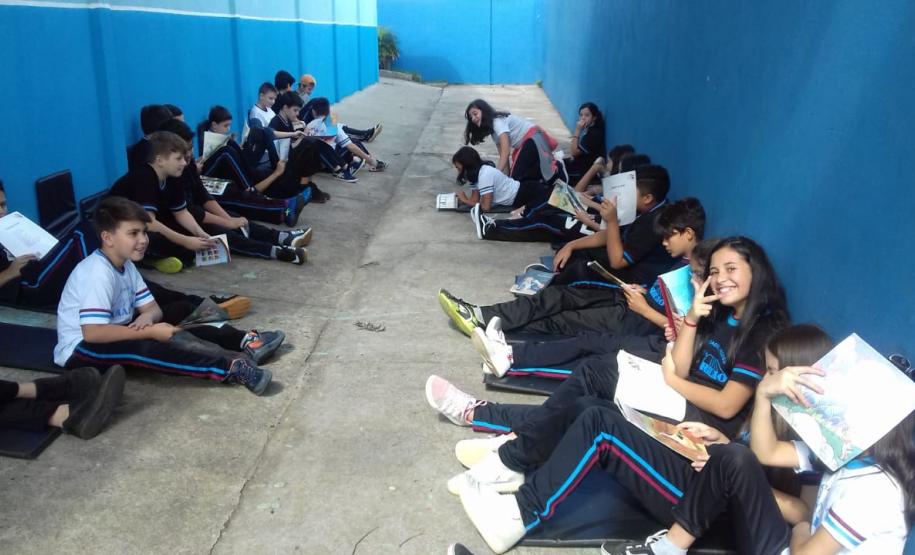 Projeto de leitura "A LEITURA LEVA AO INFINITO E ALÉM mmm.."