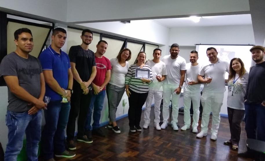 Apresentação dos cursos técnicos do Colégio Est. Ana Vanda Bassara no CEEBJA Guarapuava