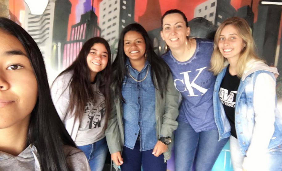 Alunos dos cursos Técnicos em Informática e Informática para Internet, participando das oficinas na SEED Lab.