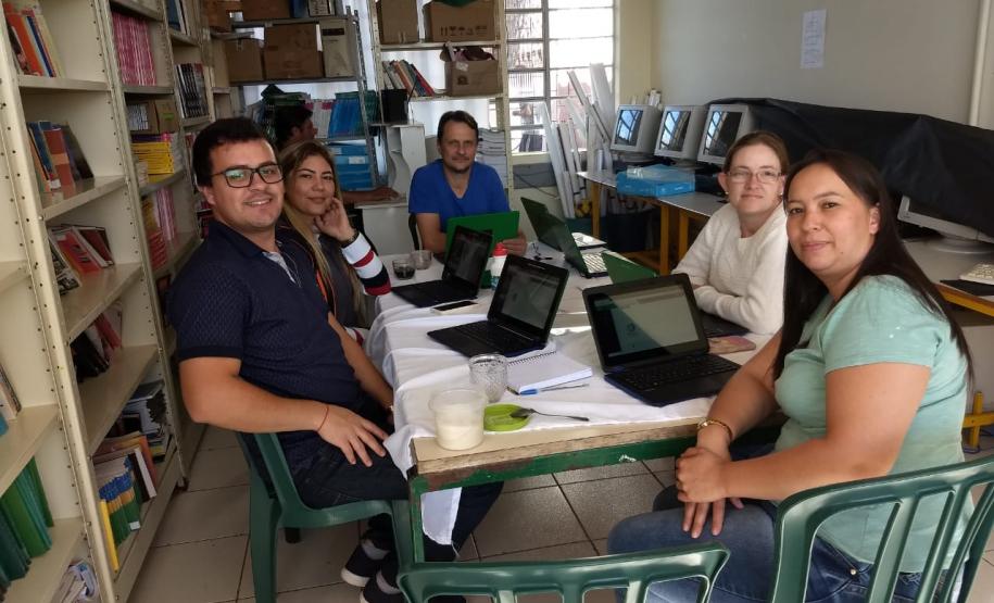 Formação Laboratório Móvel com professores do Colégio Antonia Ayres Antonichen