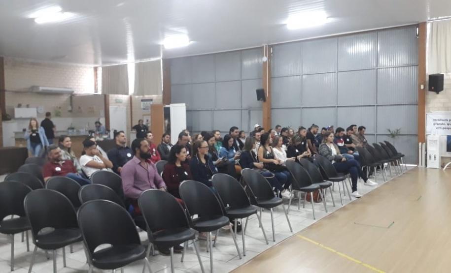 Alunos do curso Técnico em Edificações em visita à empresa Pormade