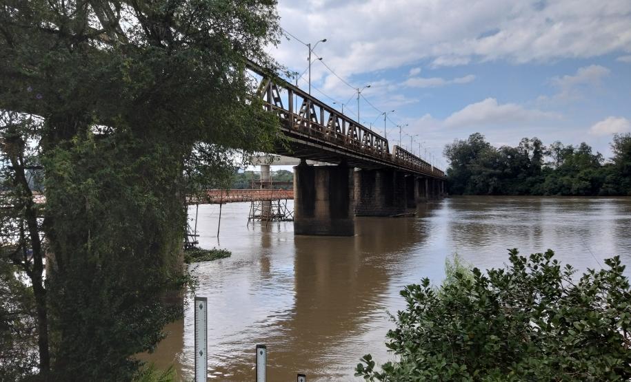 Alunos do curso Técnico em Edificações em visita à empresa Pormade