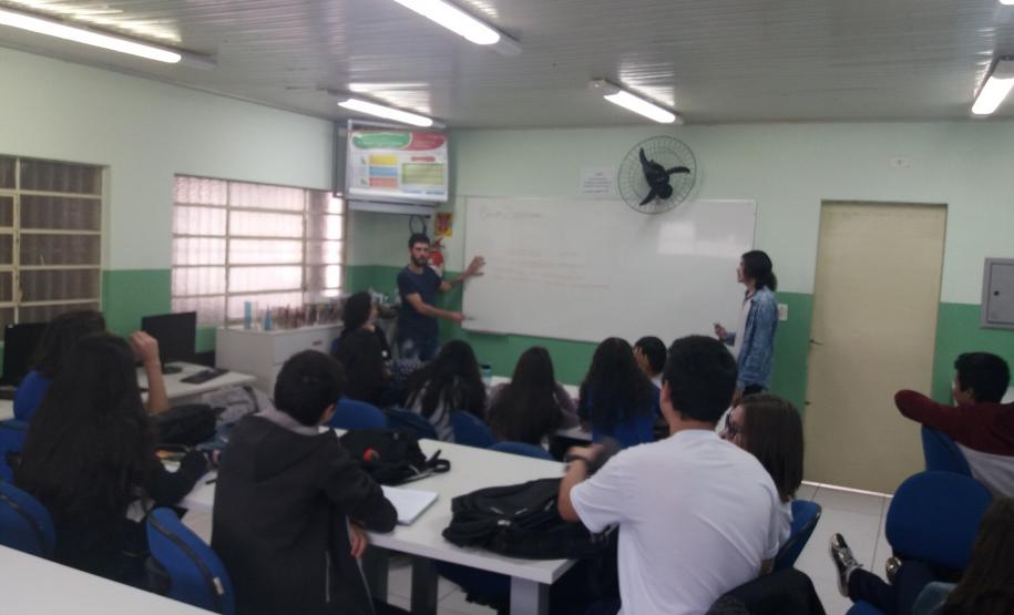 “Retalhos do Cotidiano: a filosofia para além da sala de aula”.