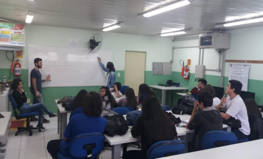 “Retalhos do Cotidiano: a filosofia para além da sala de aula”.