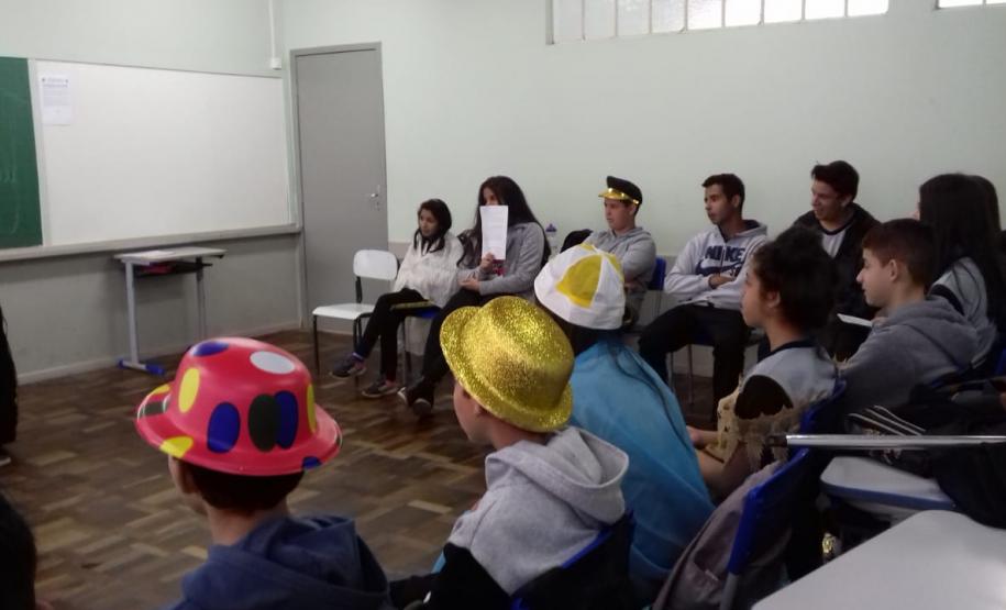 QUEM RECONTA UM CONTO MODIFICA ALGUM PONTO