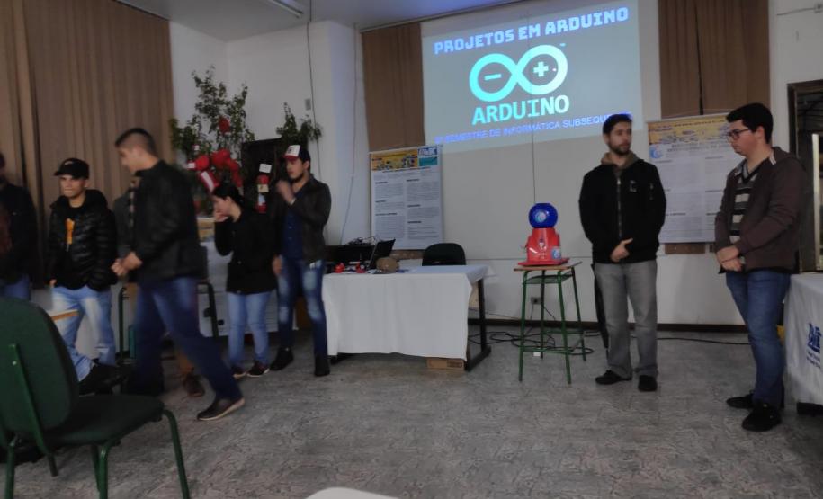 Projetos relacionados à Internet das coisas (IOT) e acessibilidade.