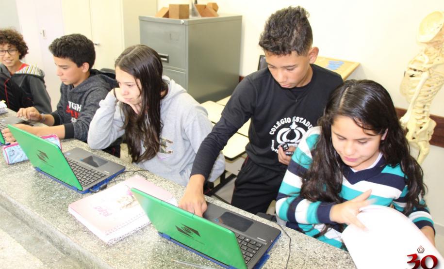Aula de ciências com uso do Laboratório Móvel