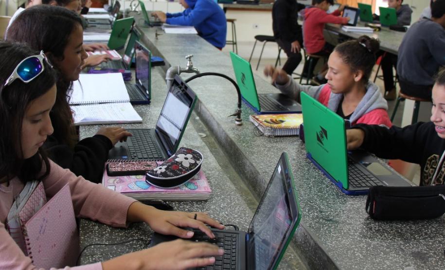 Aula de ciências com uso do Laboratório Móvel