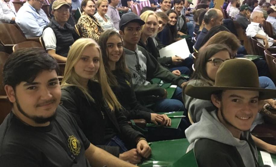 CEEP Arlindo Ribeiro representado no Fórum Regional Paraná livre da Febre Aftosa sem vacinação”