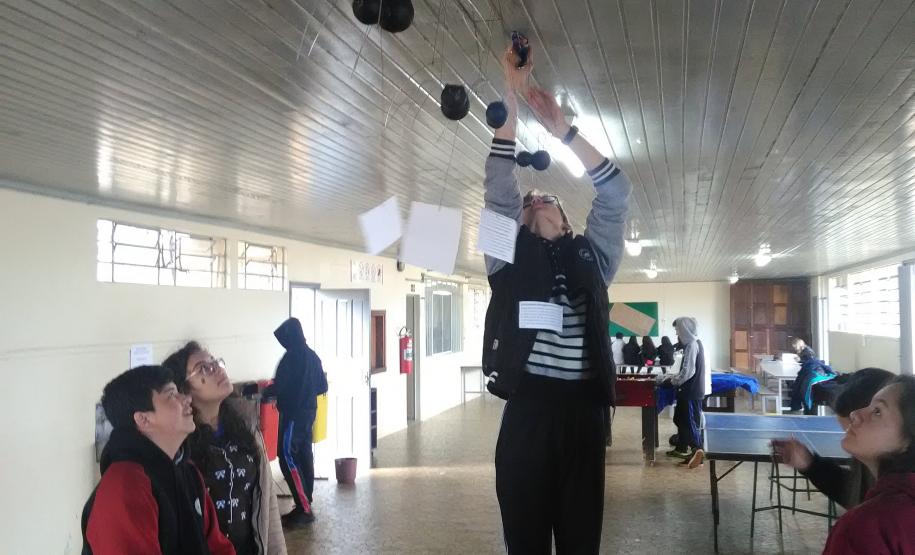 Exposição sobre violência contra a mulher