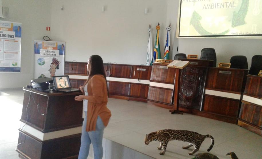 Palestra Prevenção e Cuidados com o Meio Ambiente no Colégio Est. de Segredo